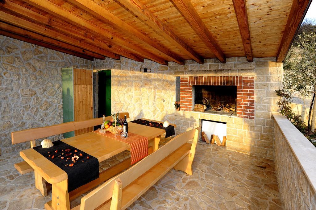 Holiday Home Mirna Vala Sevid Luaran gambar