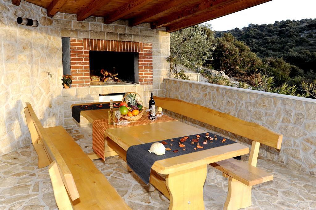 Holiday Home Mirna Vala Sevid Luaran gambar