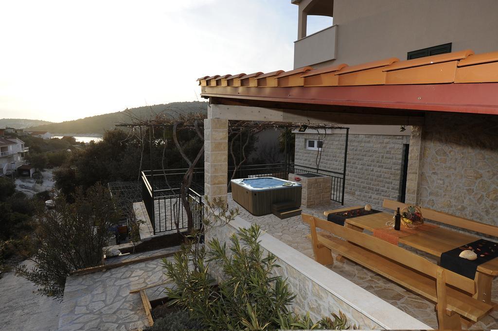 Holiday Home Mirna Vala Sevid Luaran gambar