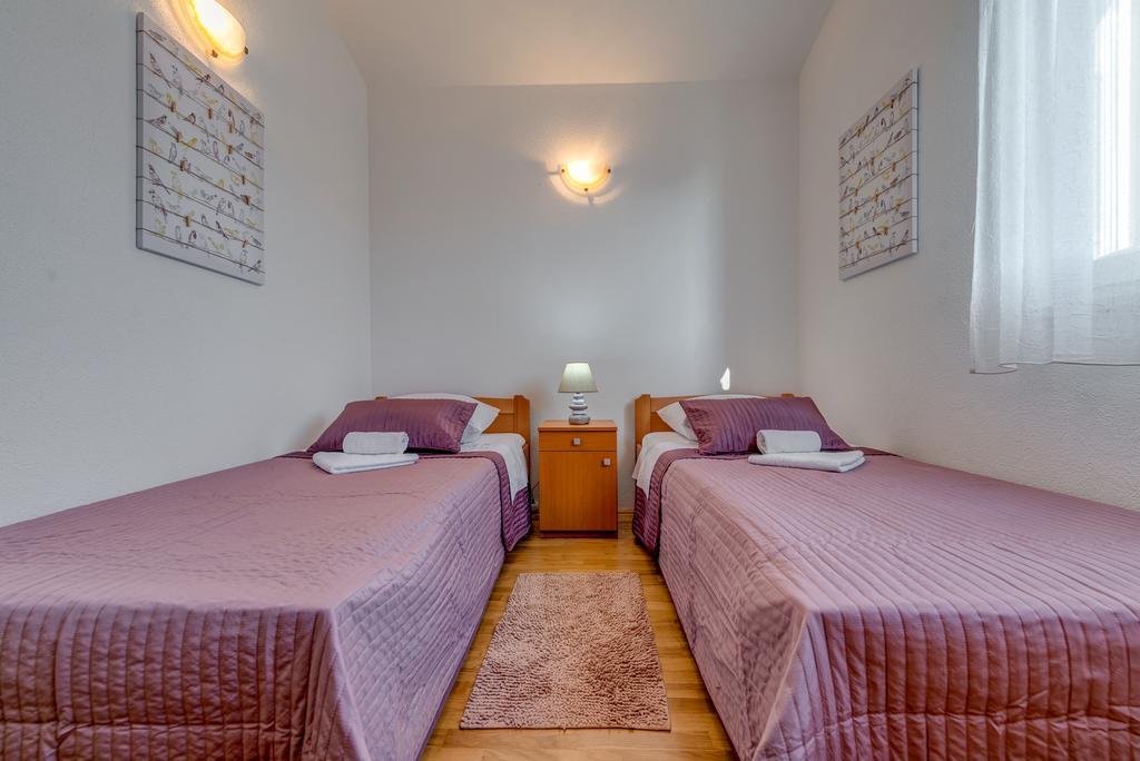 Holiday Home Mirna Vala Sevid Luaran gambar