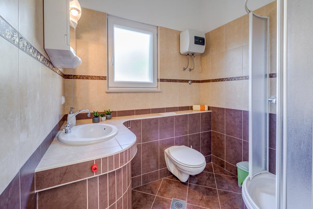 Holiday Home Mirna Vala Sevid Luaran gambar
