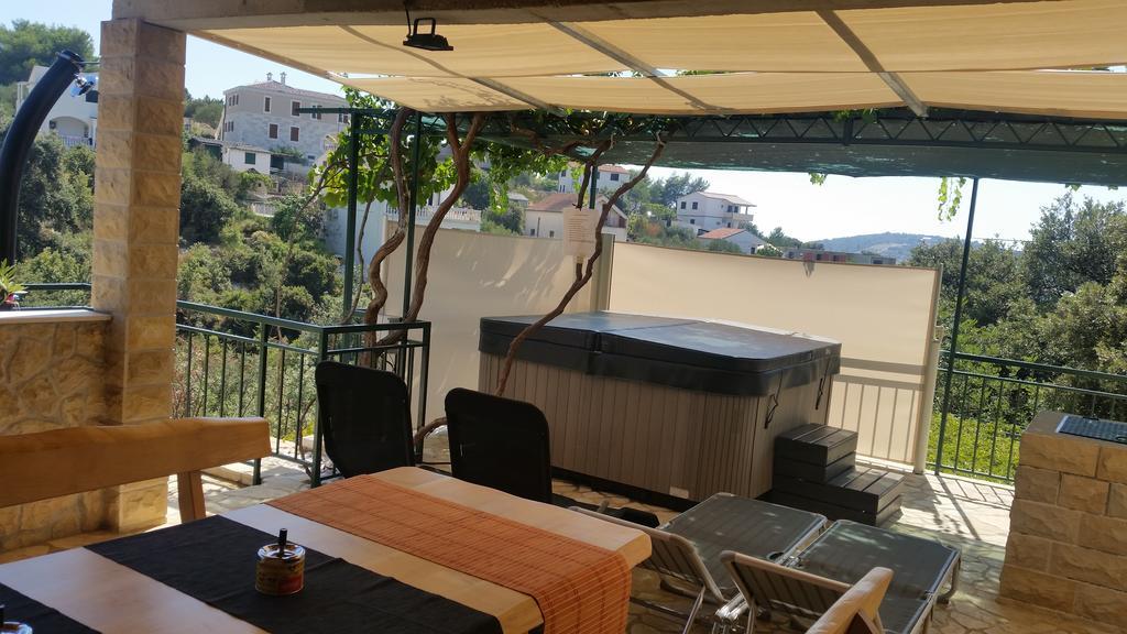 Holiday Home Mirna Vala Sevid Luaran gambar