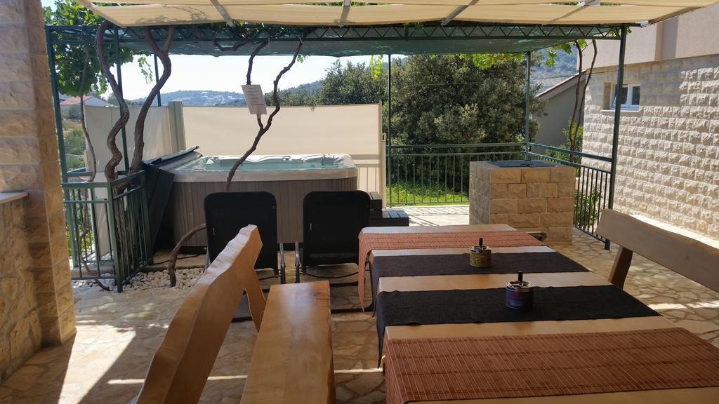 Holiday Home Mirna Vala Sevid Luaran gambar