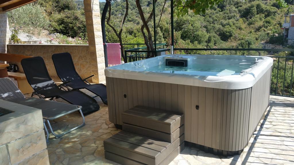 Holiday Home Mirna Vala Sevid Luaran gambar