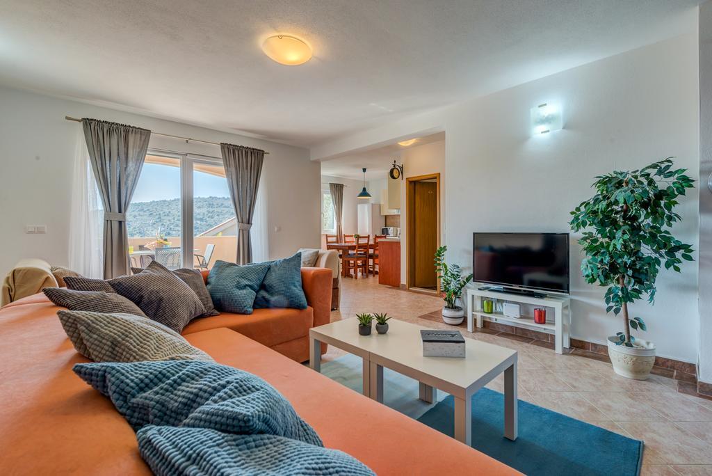 Holiday Home Mirna Vala Sevid Luaran gambar