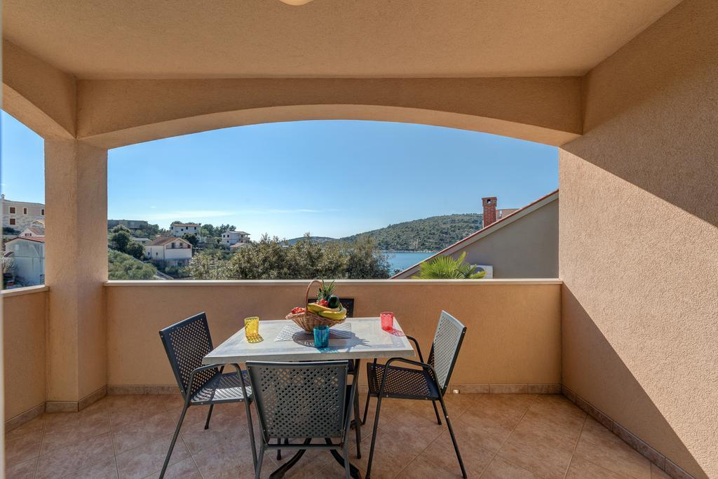 Holiday Home Mirna Vala Sevid Luaran gambar