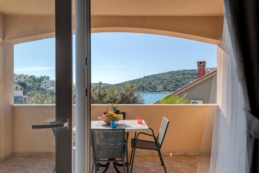 Holiday Home Mirna Vala Sevid Luaran gambar